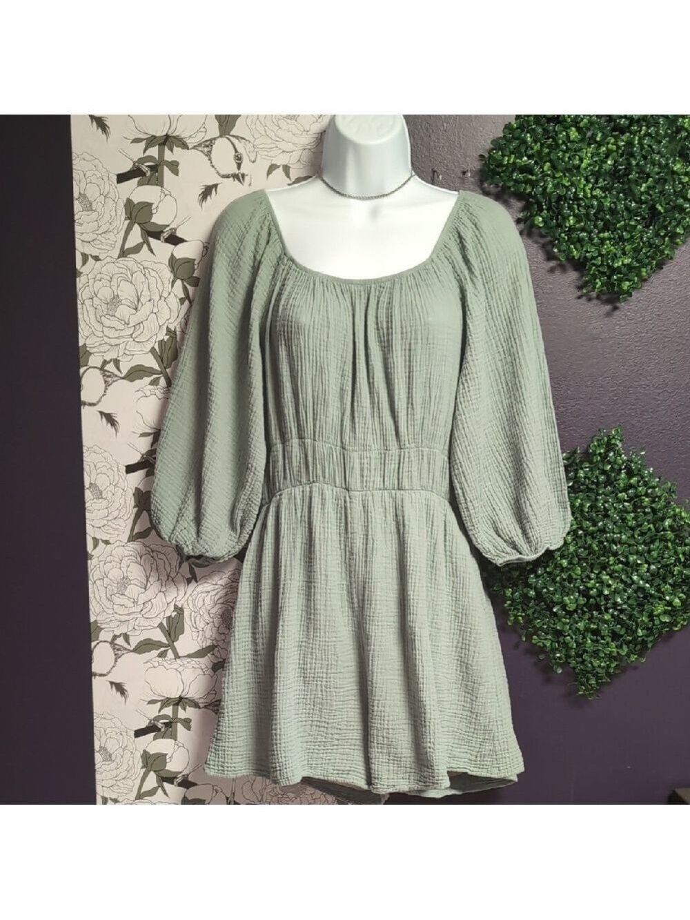 Chris & Carol Textured Sage Romper - Picture 9 of 9